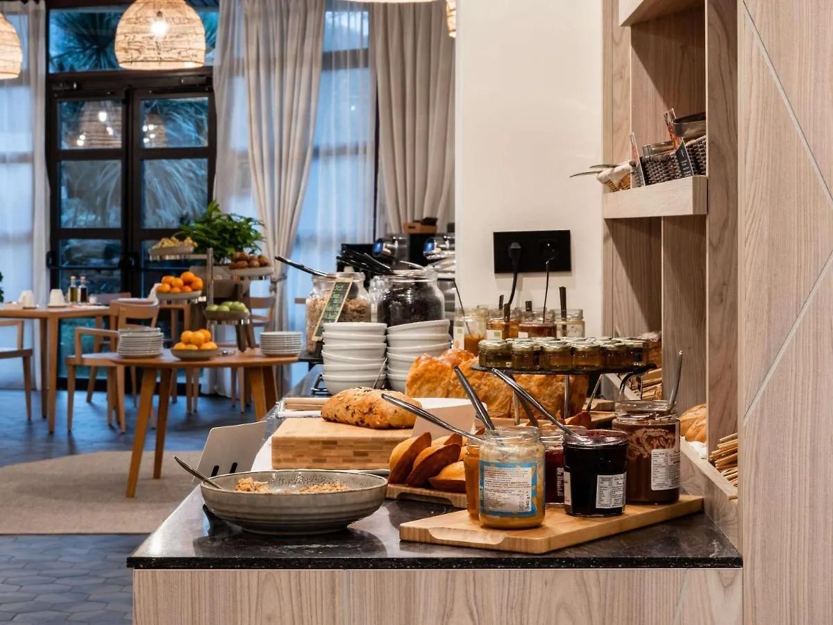 Mercure Cannes Mandelieu 4*,